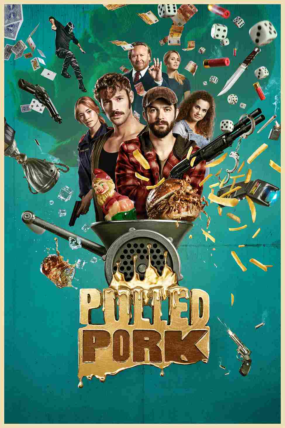 Filmplakat f�r 'Pulled Pork' mit einer Collage aus Charakteren, Waffen, Geldscheinen, W�rfeln und einem Fleischwolf, aus dem Pommes und ein Schweinebraten herauskommen, vor einem t�rkisfarbenen Hintergrund.